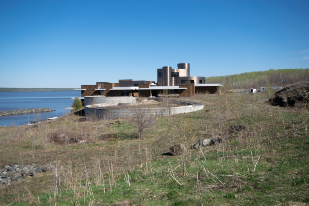 Read more about the article Peter Grant Mansion – Canada’s Largest Abandoned Mansion