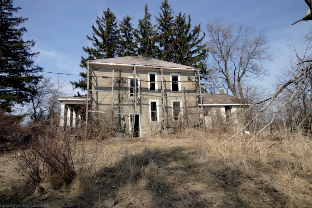 Puslinch abandoned house