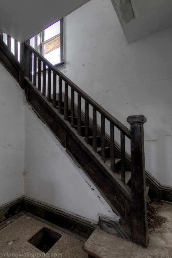 Puslinch abandoned house