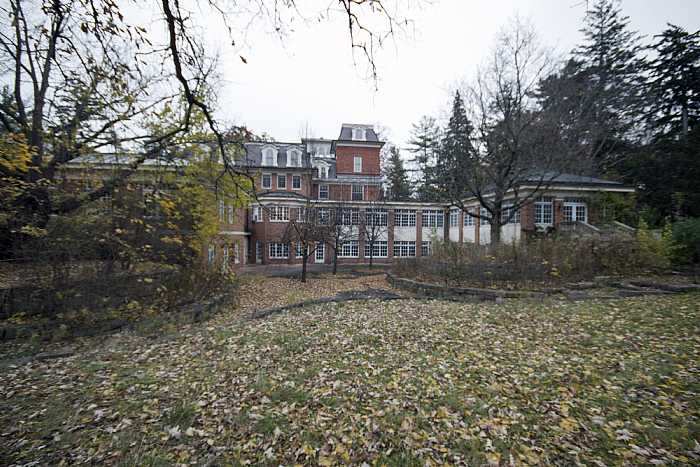 abandoned Ontario mansion