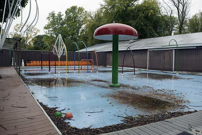 Bowmanville Zoo water park, Bowmanville Zoo, abandoned zoo, abandoned Ontario