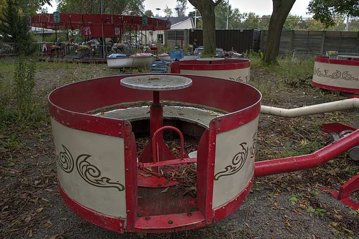 amusement rides, Bowmanville Zoo, abandoned zoo, abandoned Ontario