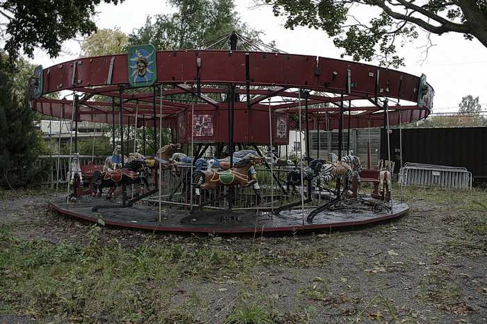 merry go round, Bowmanville Zoo, abandoned zoo, abandoned Ontario