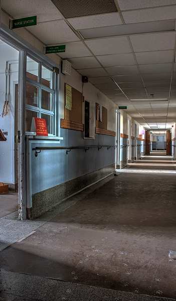 abandoned St. Thomas Psychiatric Hospital, St. Thomas Ontario, psychiatric hospital, abandoned Ontario, urban exploring, photographyl